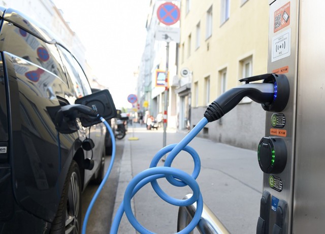專業制造，品質保證：國內領先汽車充電樁廠家！
